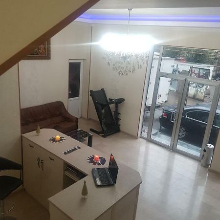 Hotel Leader Tiflis Dış mekan fotoğraf