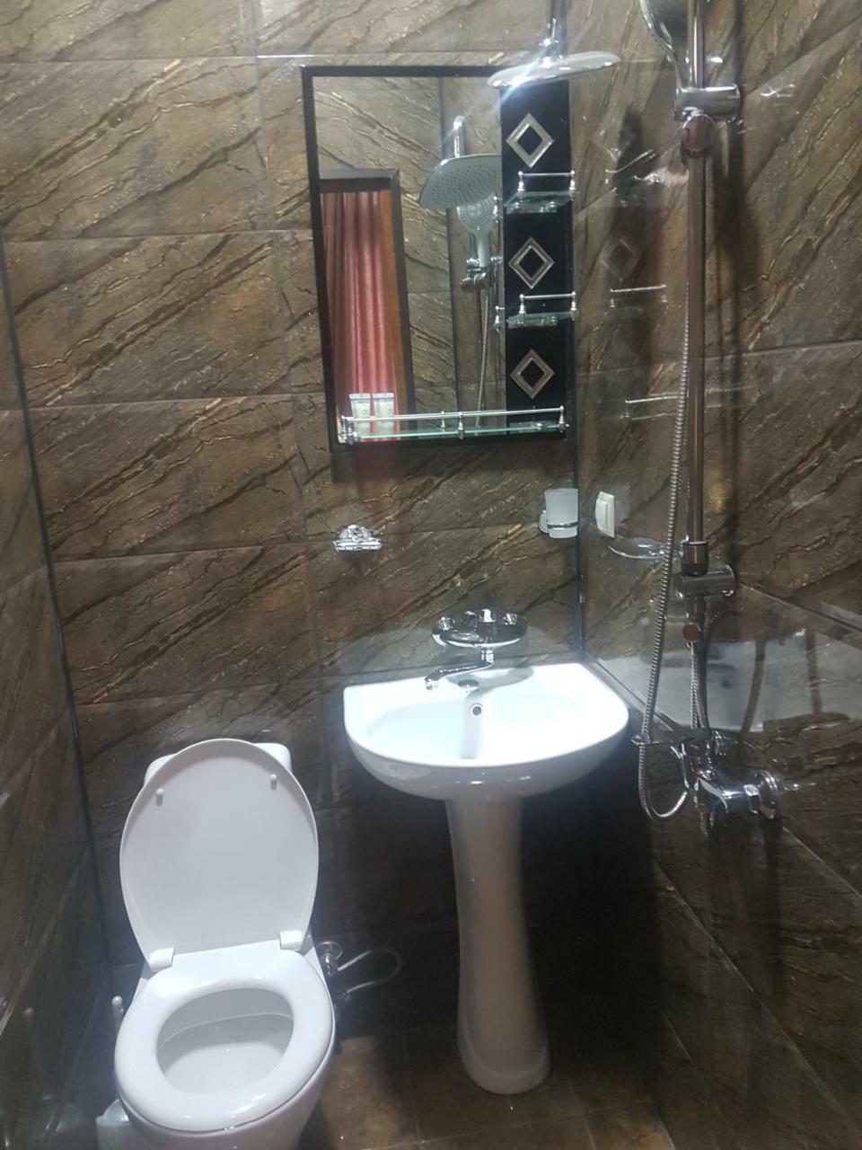 Hotel Leader Tiflis Dış mekan fotoğraf
