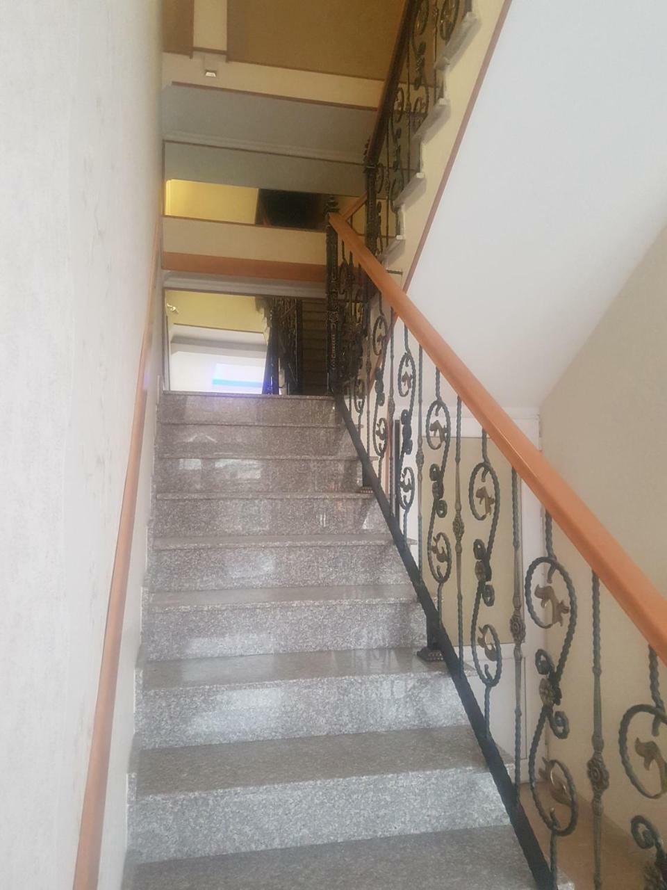Hotel Leader Tiflis Dış mekan fotoğraf